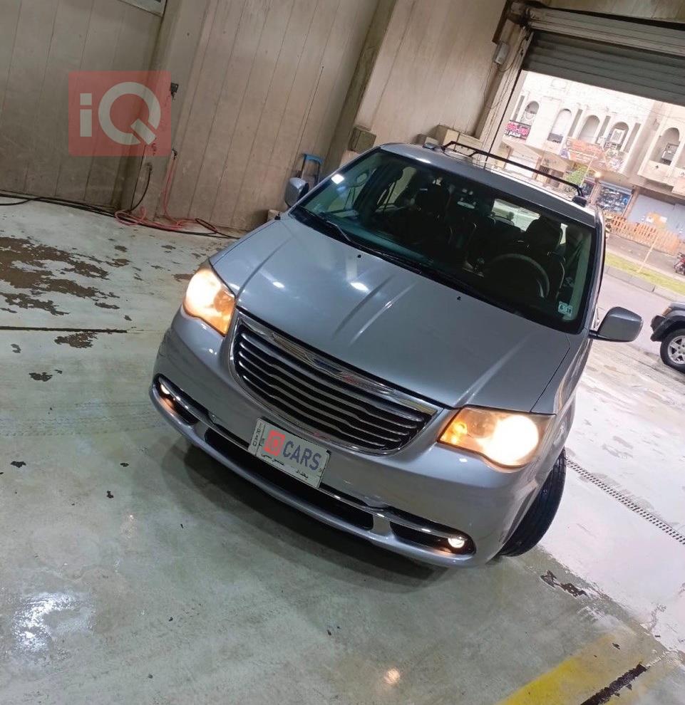 Chrysler Town and Country